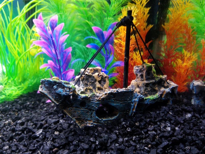 Superdream Resin Fishing Boat Aquarium Ornament Plastic Decoration Sunken Pirate Ship Theme - Image 2